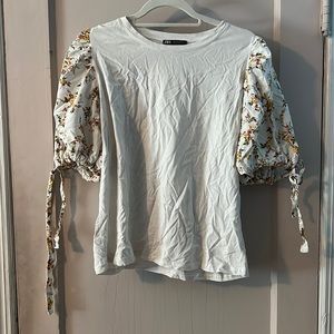 Floral tie sleeve tee